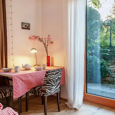 Escape To The Apartamento